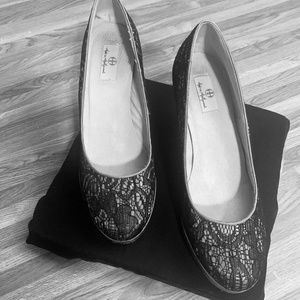 Black & Grey LACE PUMPS